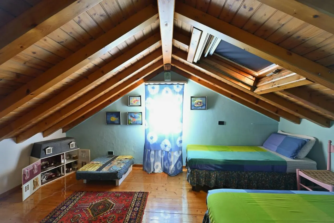 Night Galleria Holiday Home - Bed & Art In Burano - The Pink House