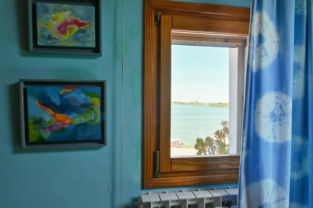 Night Galleria Holiday Home - Bed & Art In Burano - The Pink House Italien